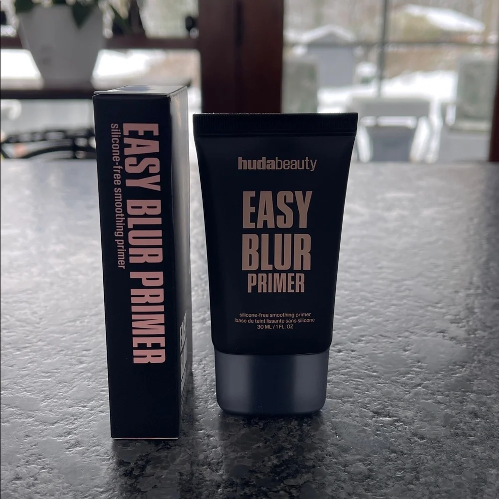 Huda Beauty Easy Blur Silicone-Free Smoothing & Pore-Minimizing Primer